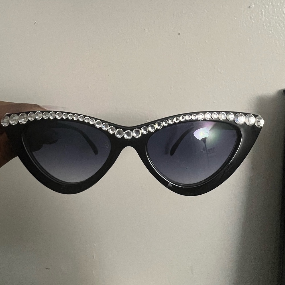 Diamond Cat eye shaped sunglasses